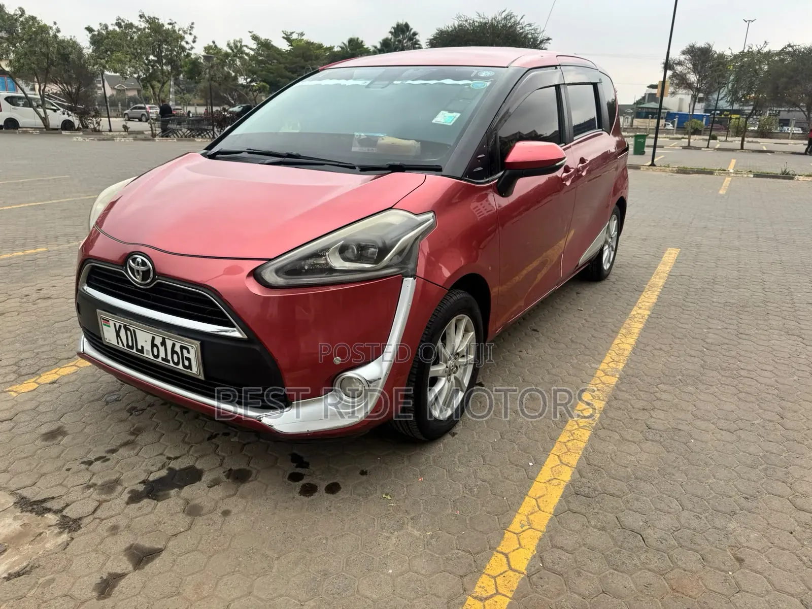 Toyota Sienta 1.5 FWD (6-seater) 2016