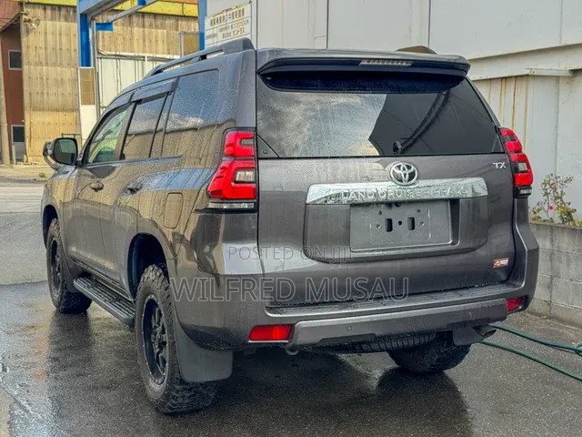 Toyota Land Cruiser Prado 2021 Gold