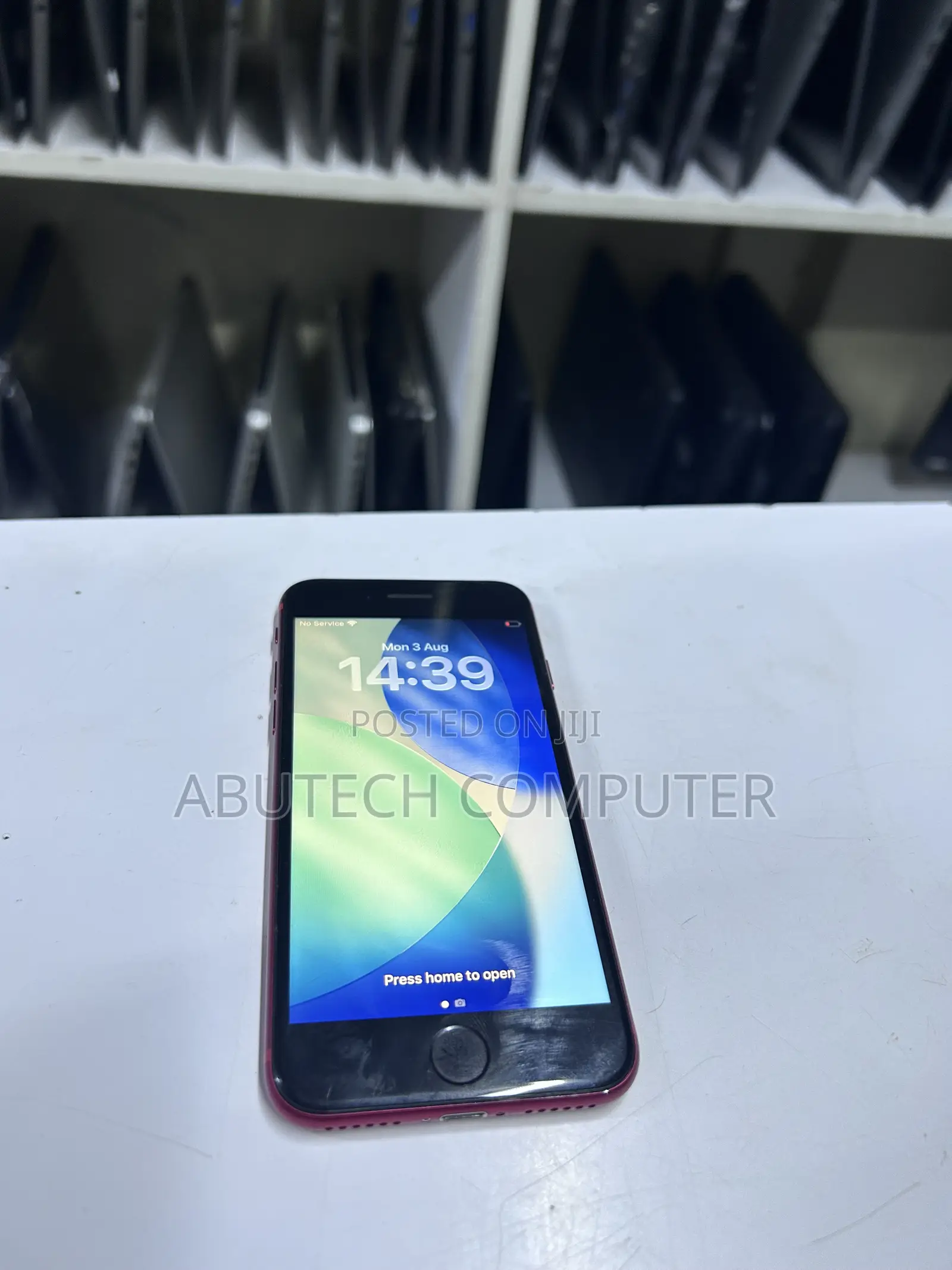 Apple iPhone SE 64 GB Red