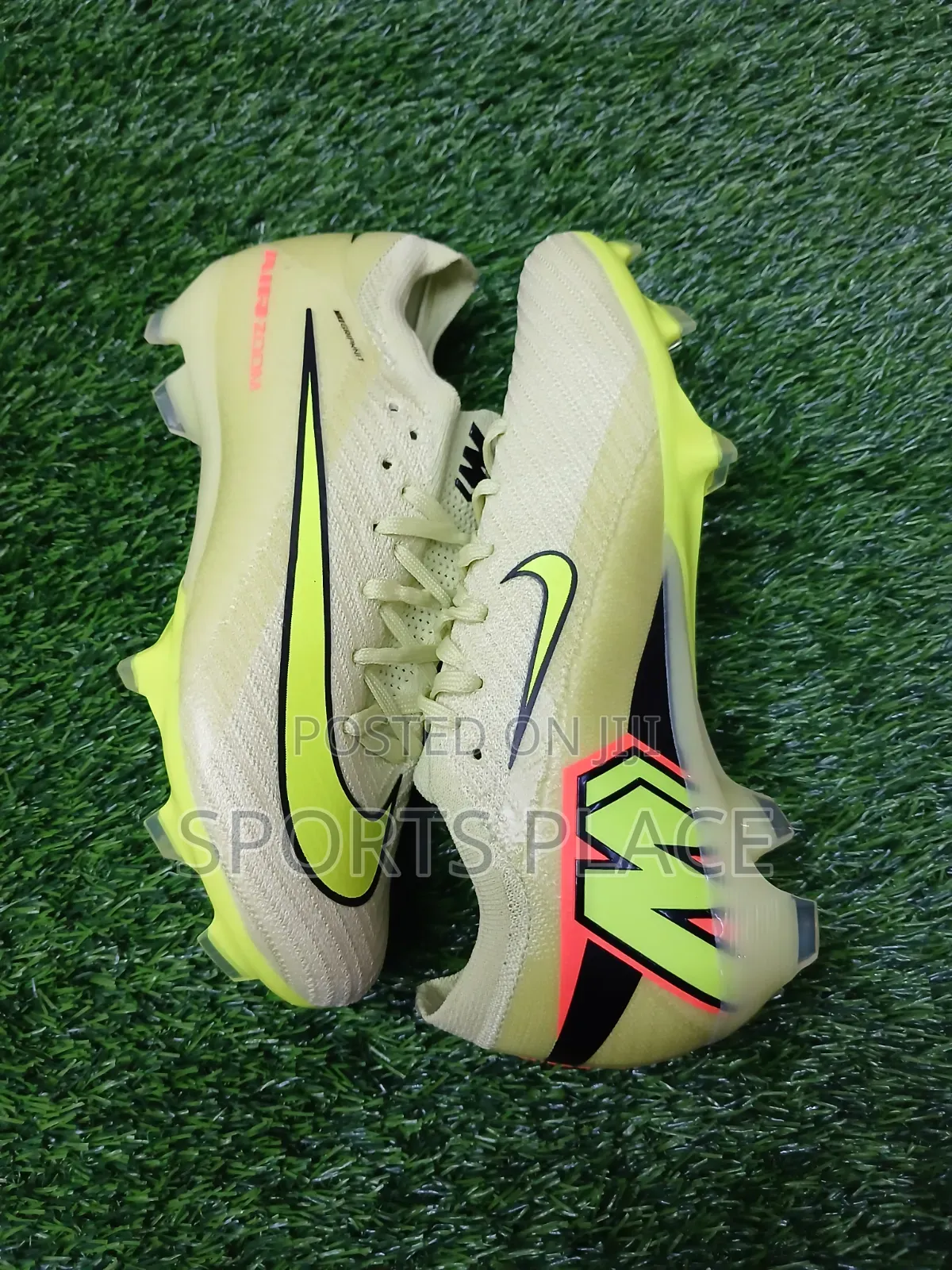 Nike Vapor 16 - Volt Strike Edition Low-Cut Football Boots