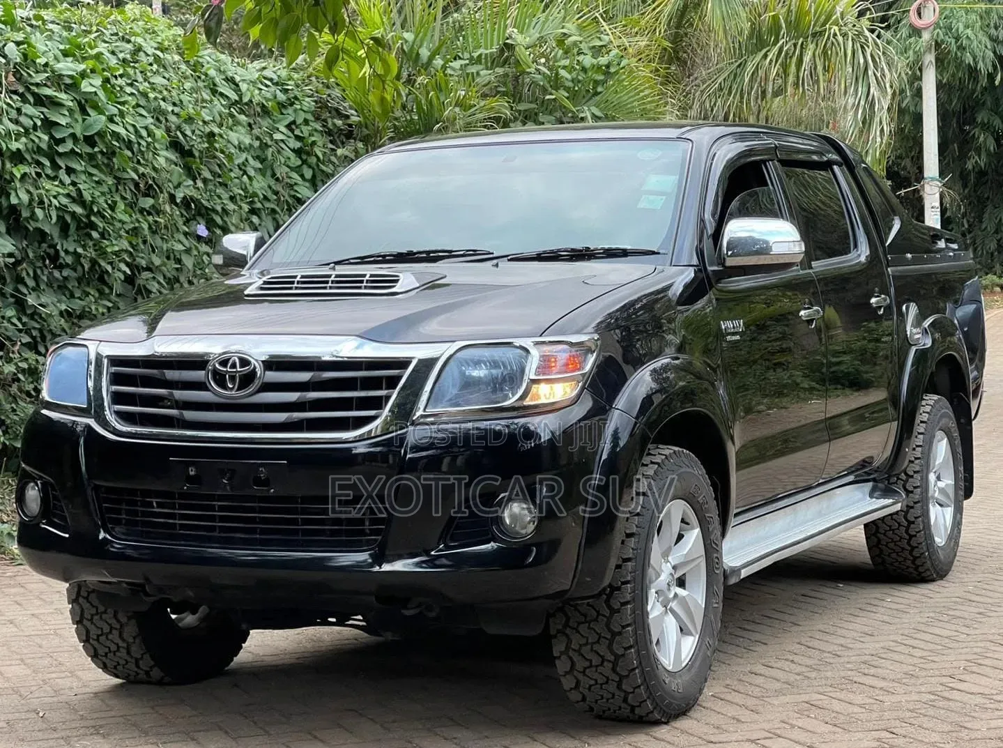 Toyota Hilux 2016 Black