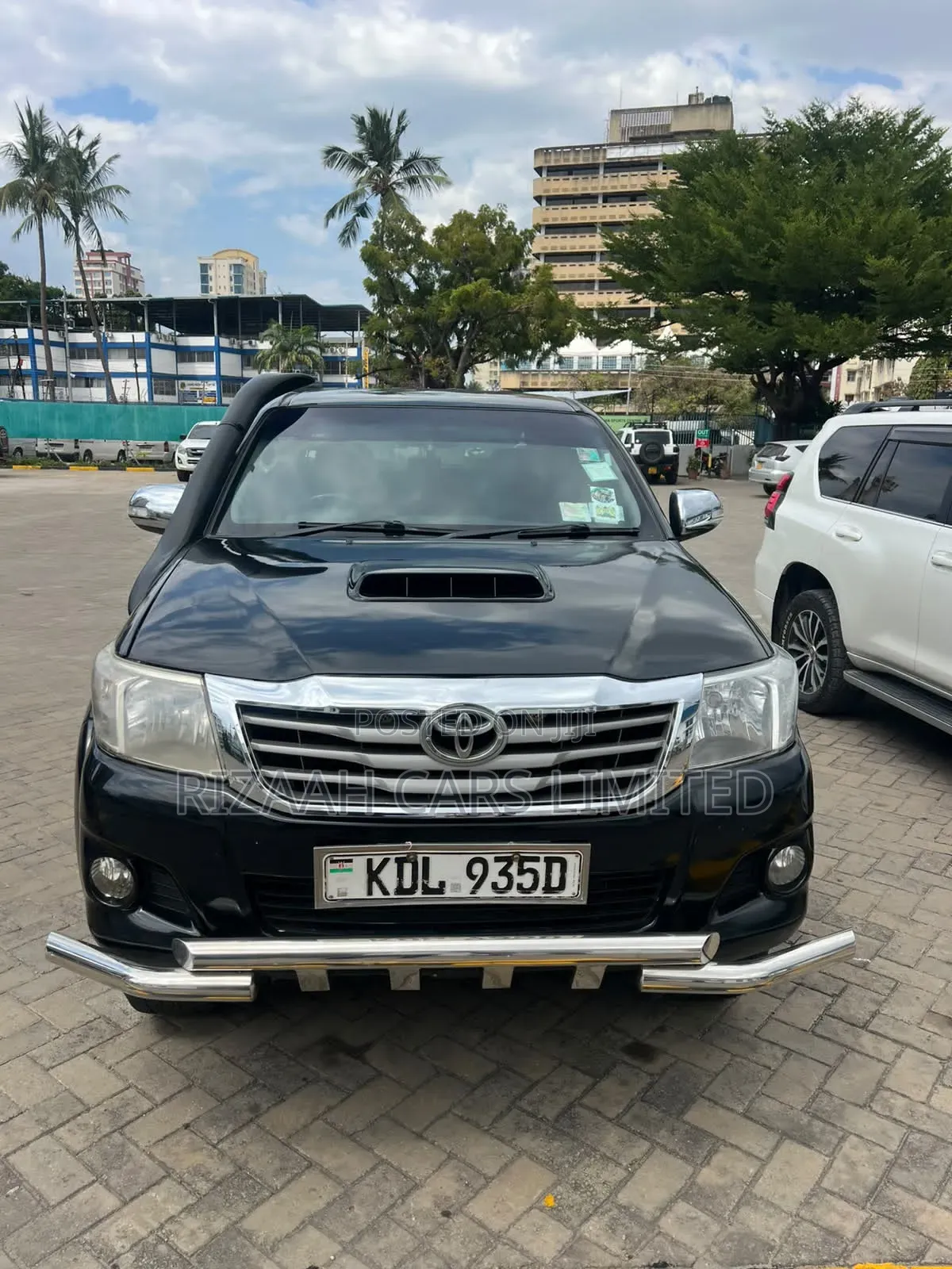 Toyota Hilux 2016 Black