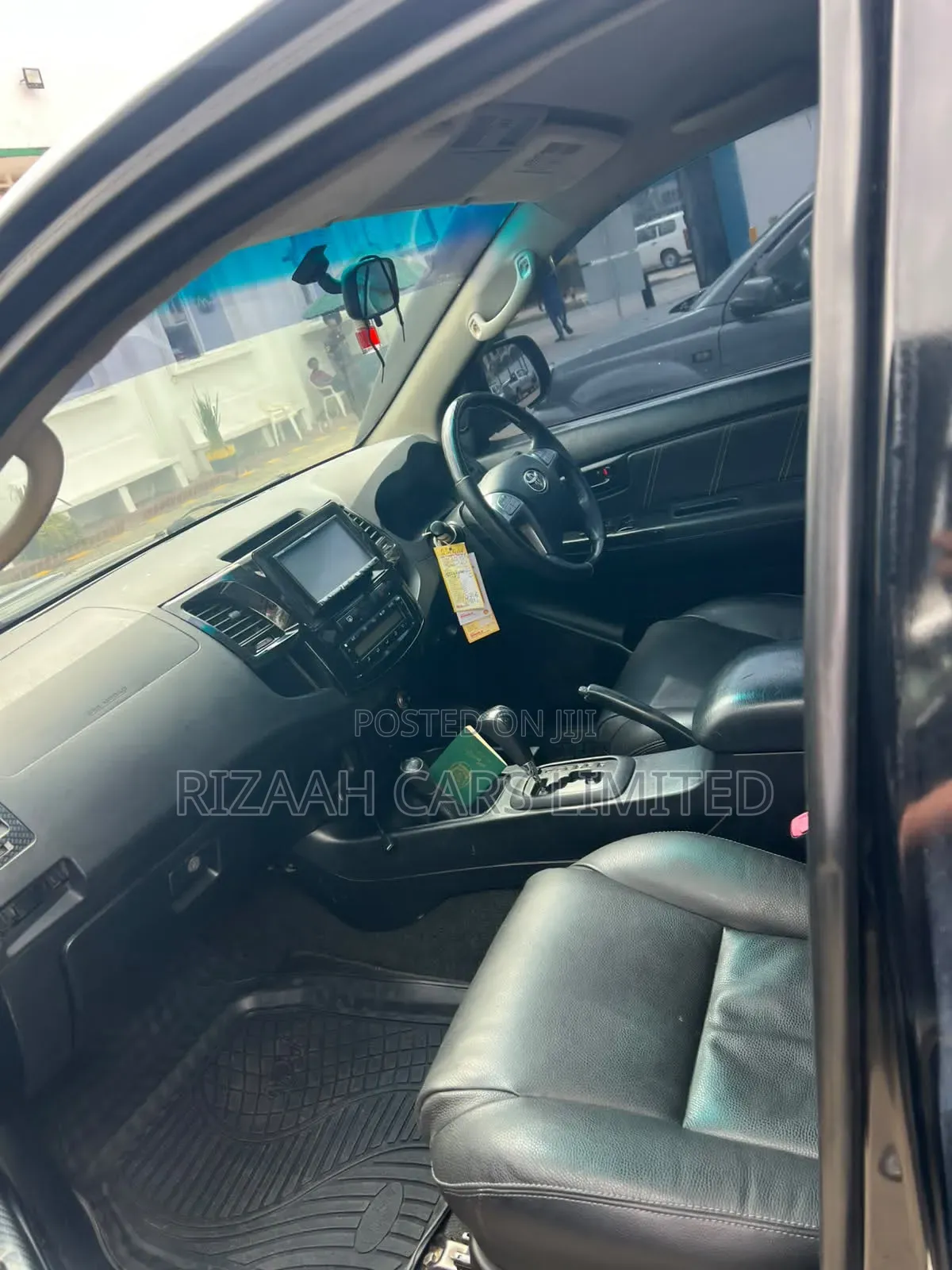 Toyota Hilux 2016 Black