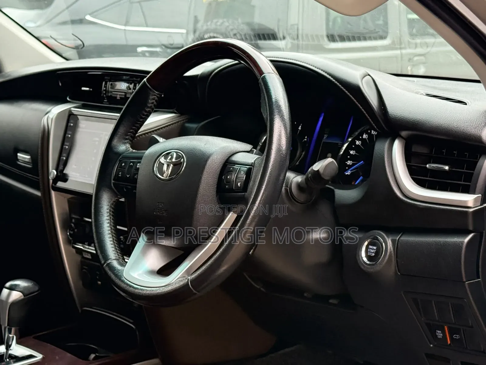 Toyota Fortuner 2020 Gold