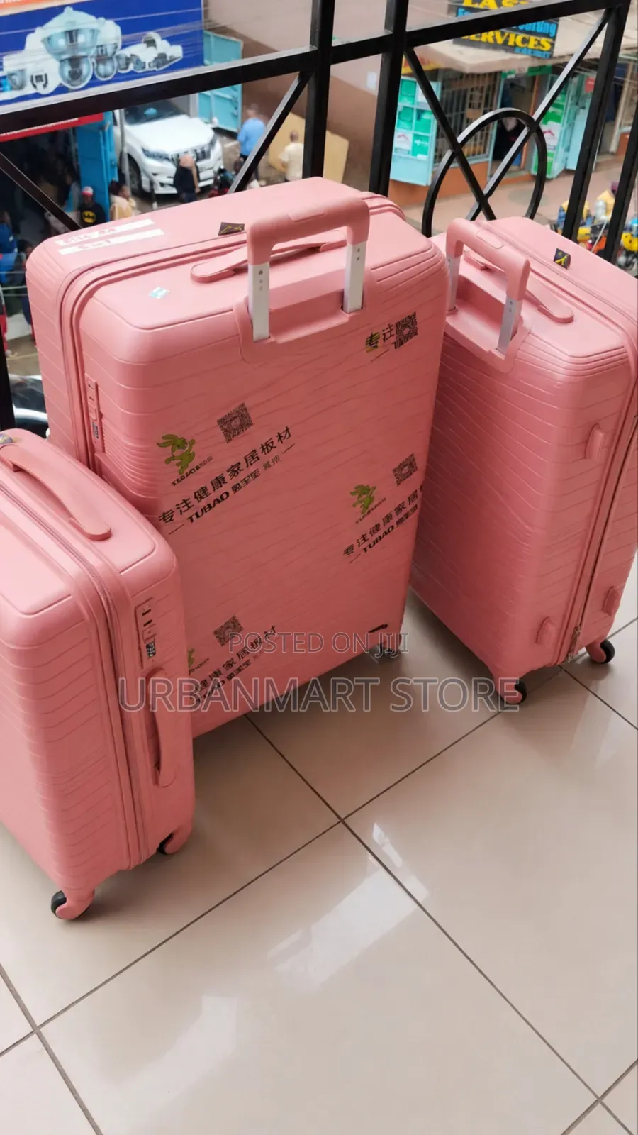 Stylish Unbreakable 3in 1 Piece Travel Suitcase Set