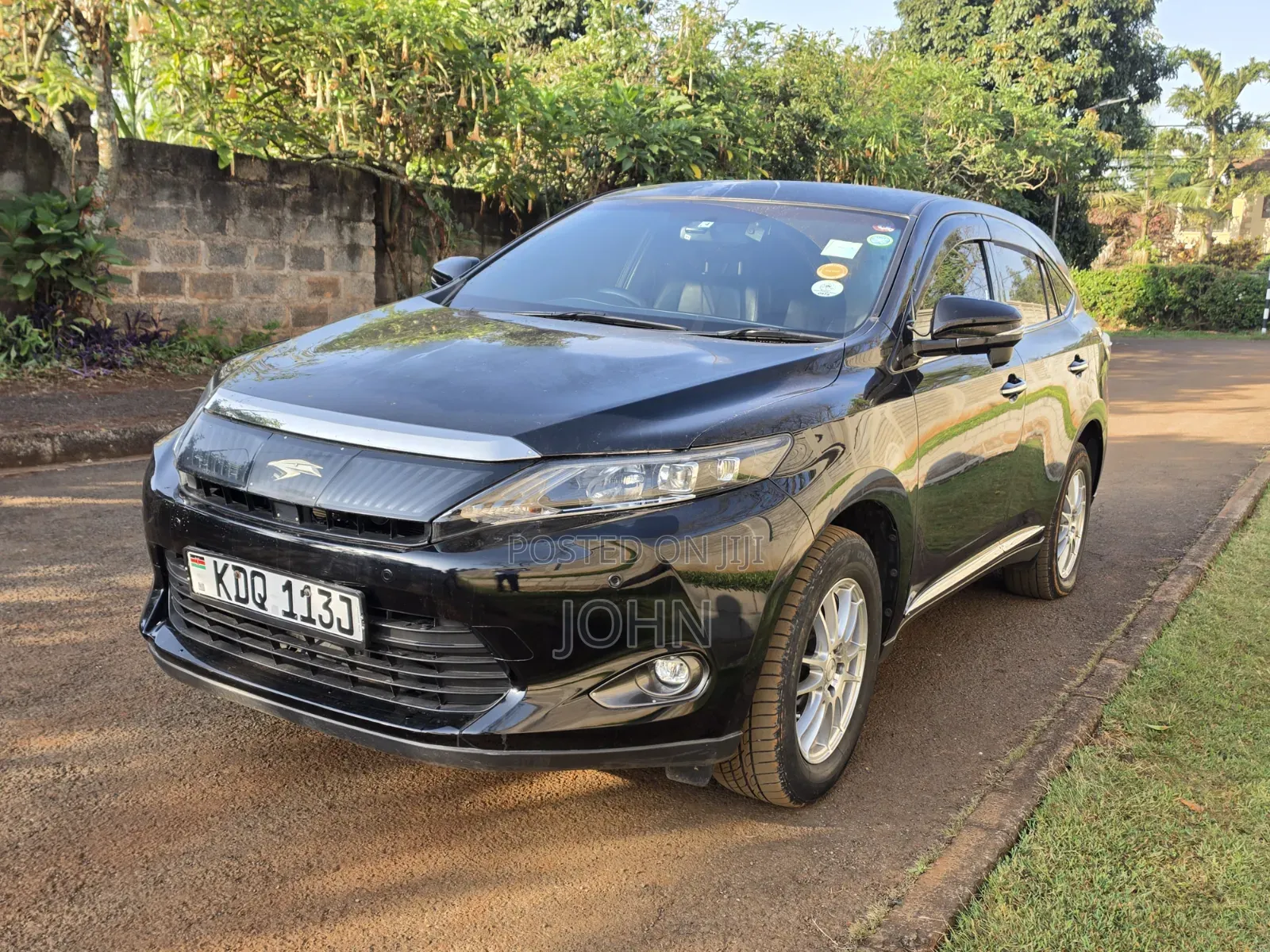 Toyota Harrier 2.0 2017 Matt Black
