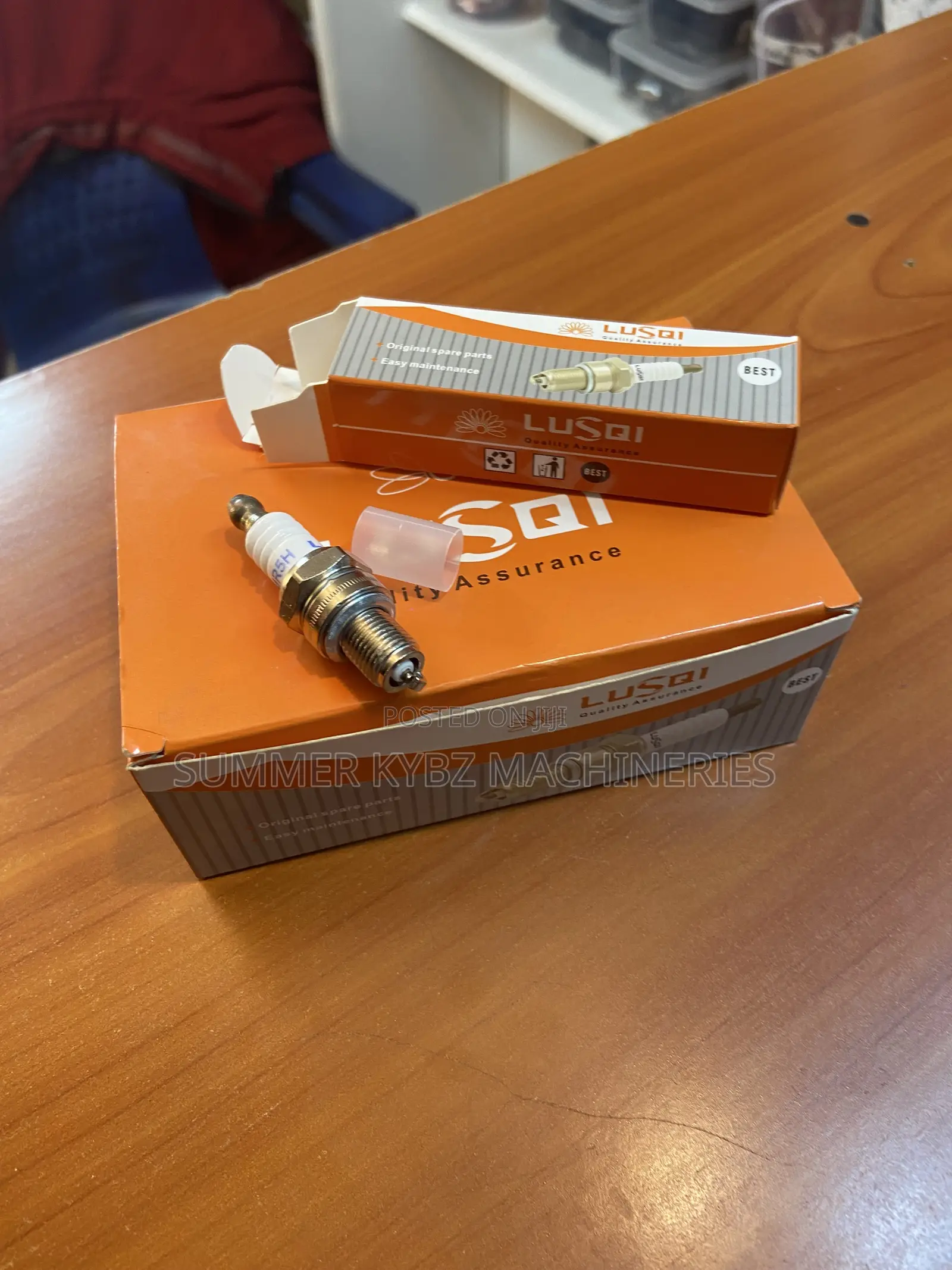 Lusqi F7TC Spark Plug