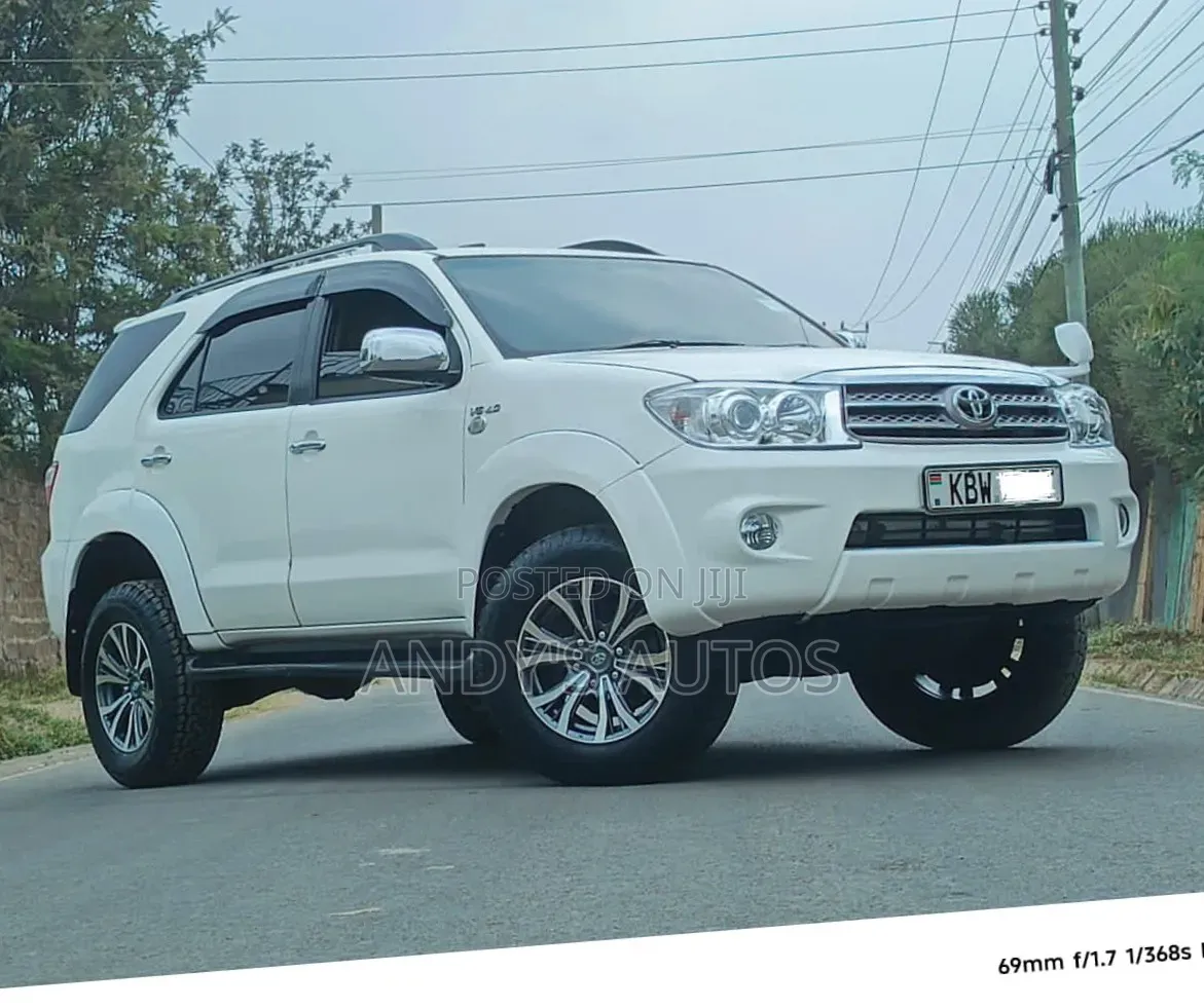 Toyota Fortuner 2007 White