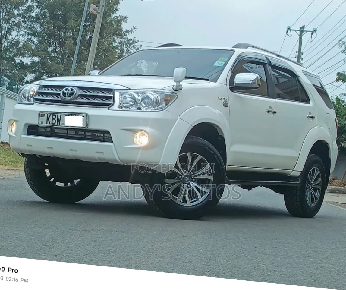 Toyota Fortuner 2007 White