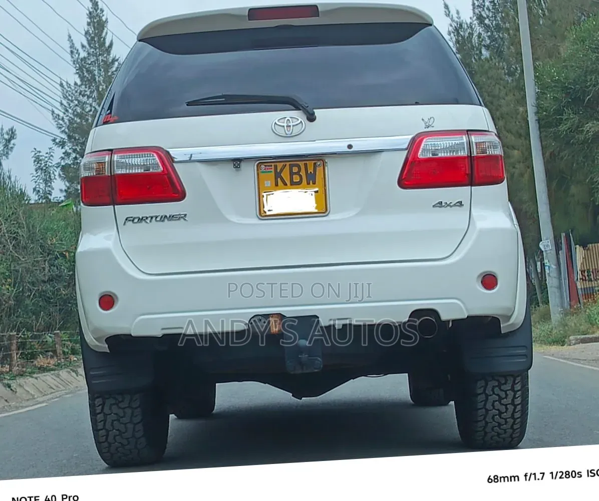 Toyota Fortuner 2007 White