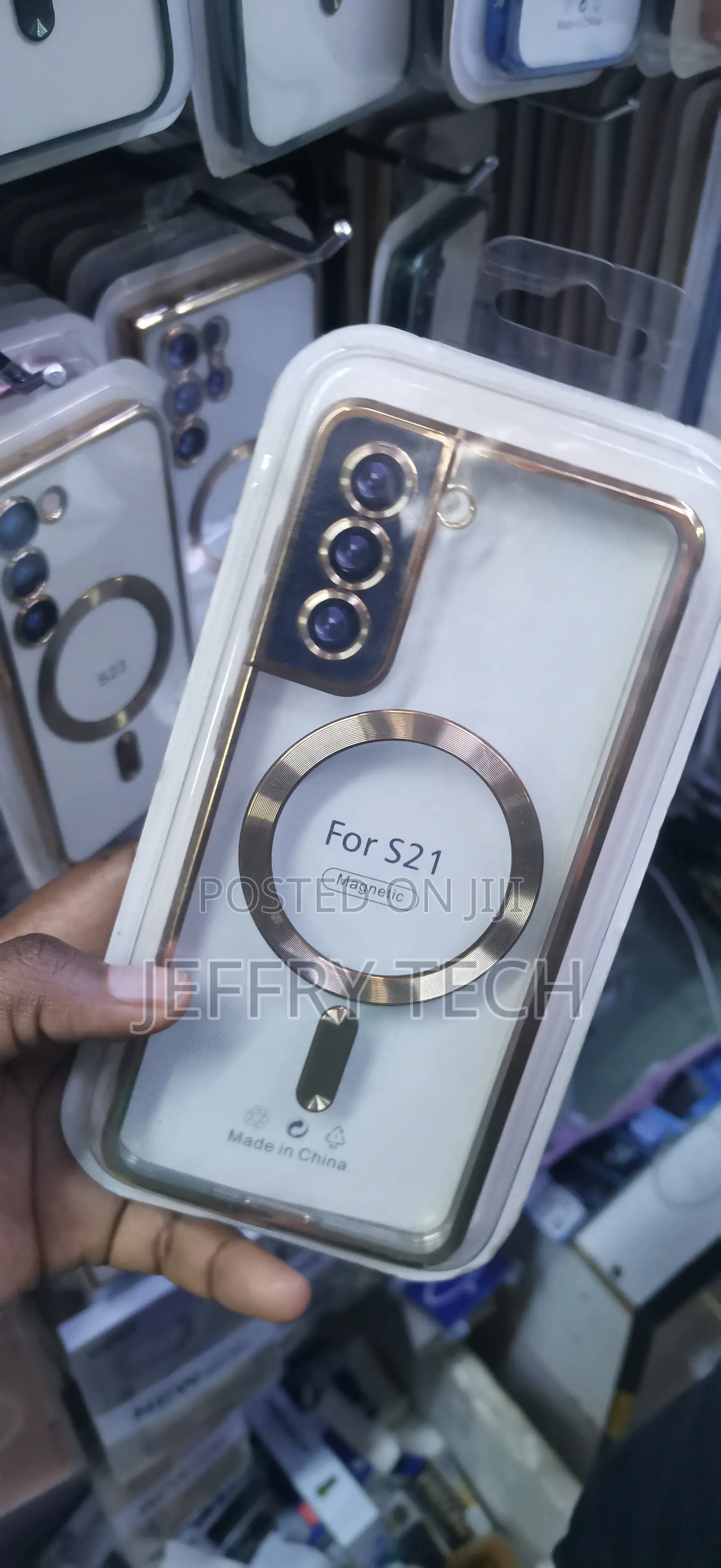 Samsung Galaxy S21 With Built-in MagSafe