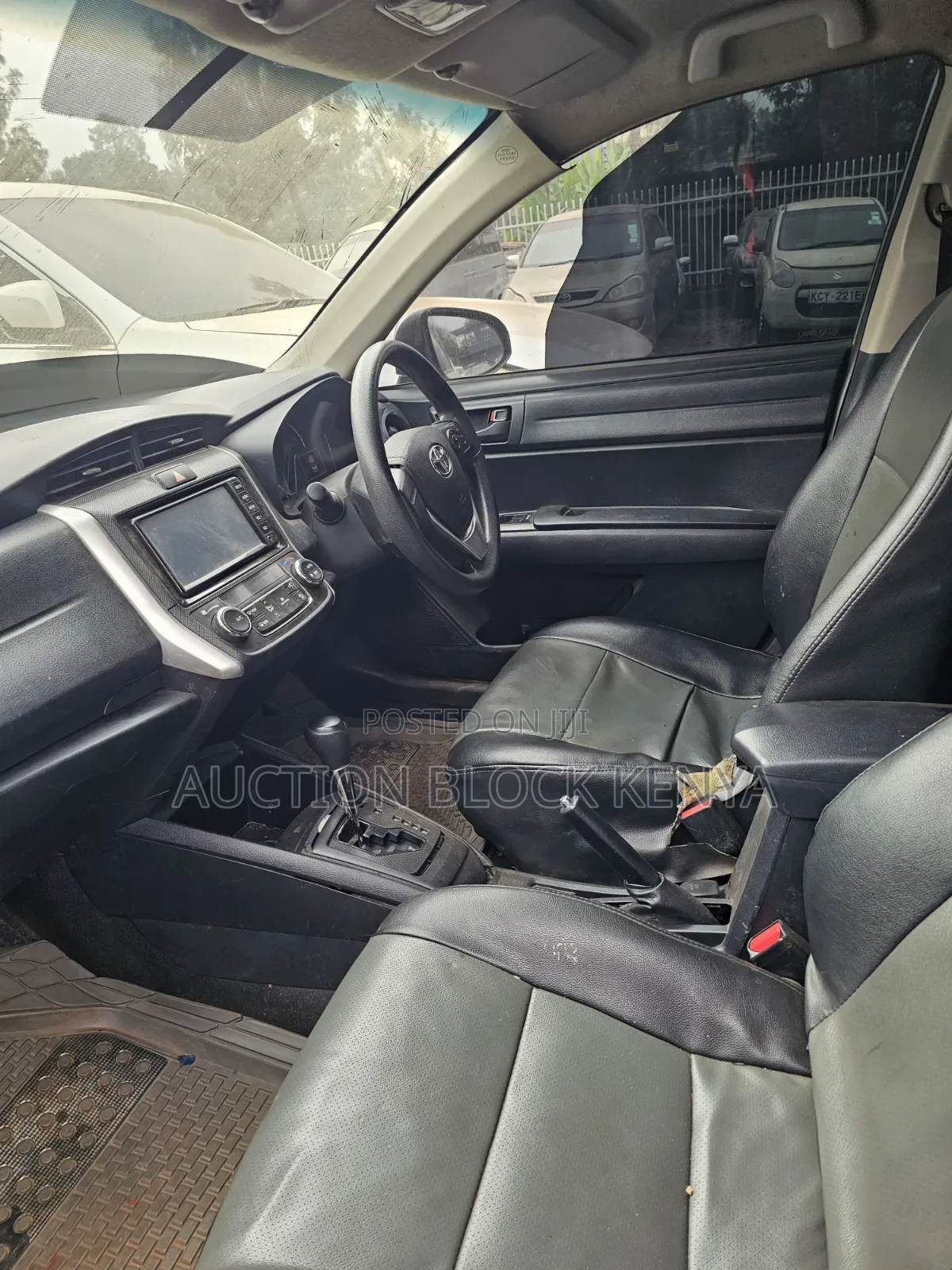 Toyota Axio 1.5 Hybrid 2WD 2018 Silver