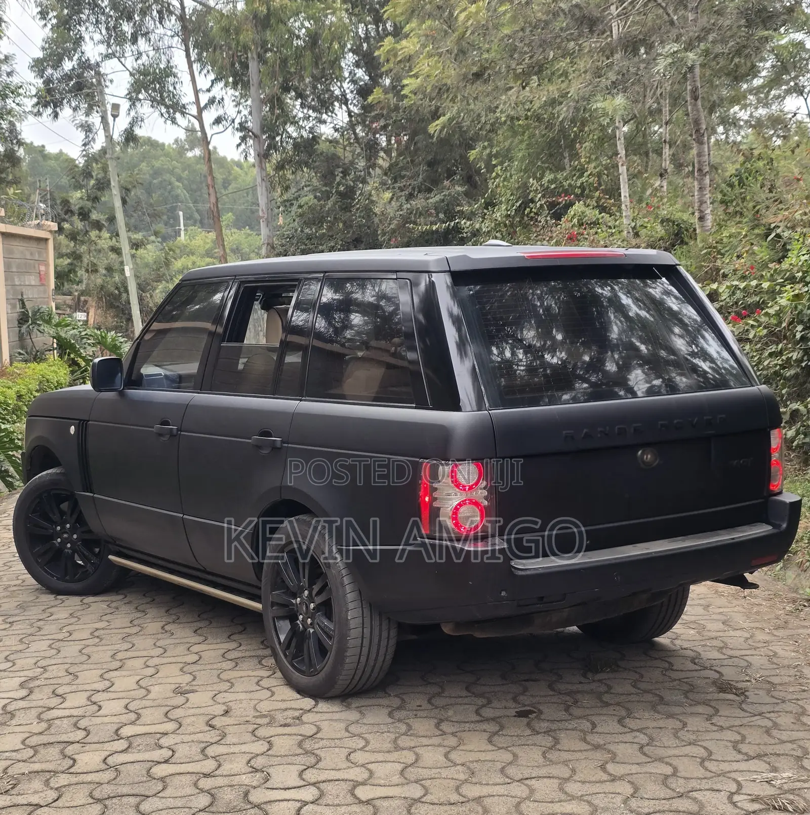 Land Rover Range Rover Vogue 2010 Gray