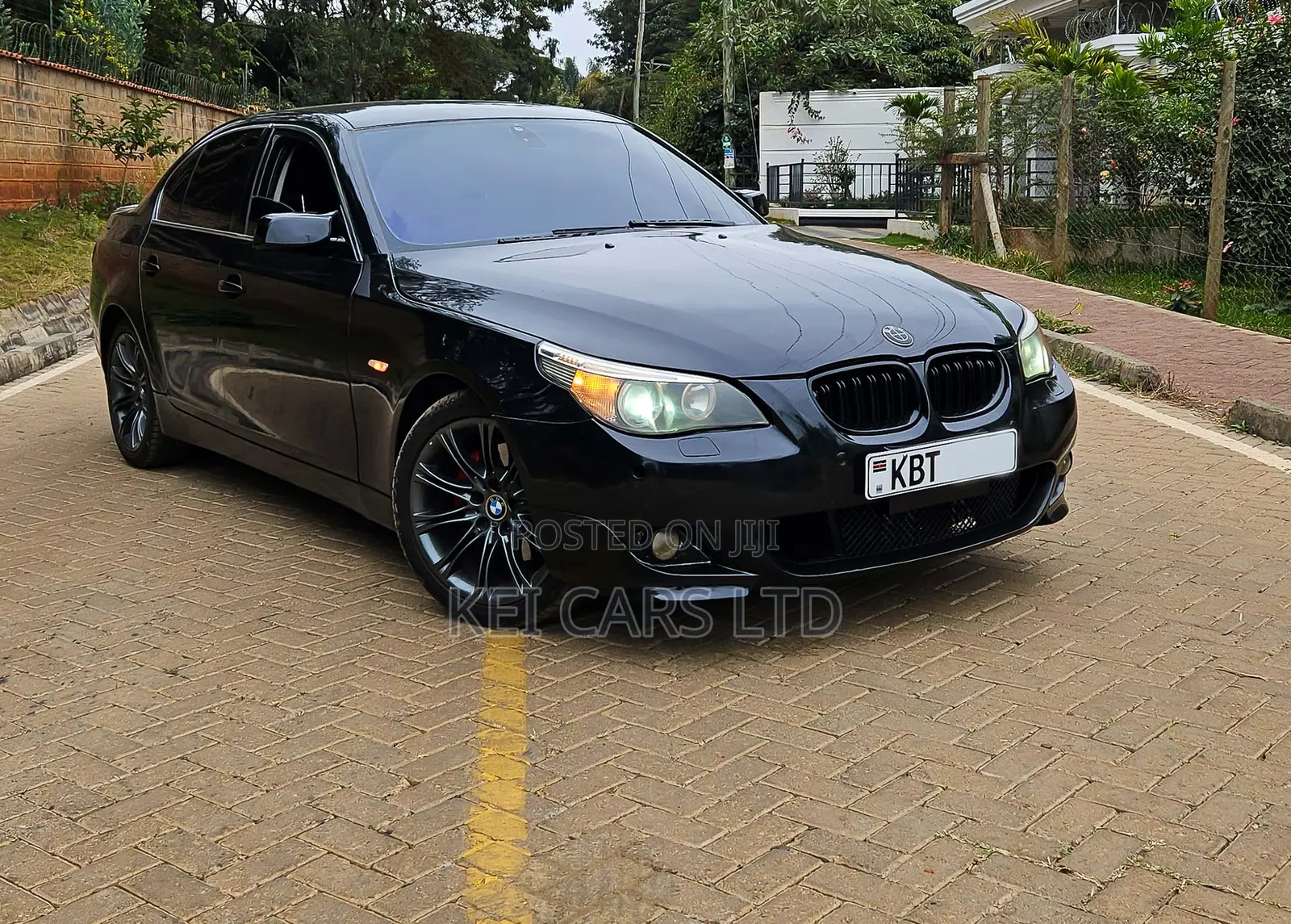 BMW 520i 2004 Black