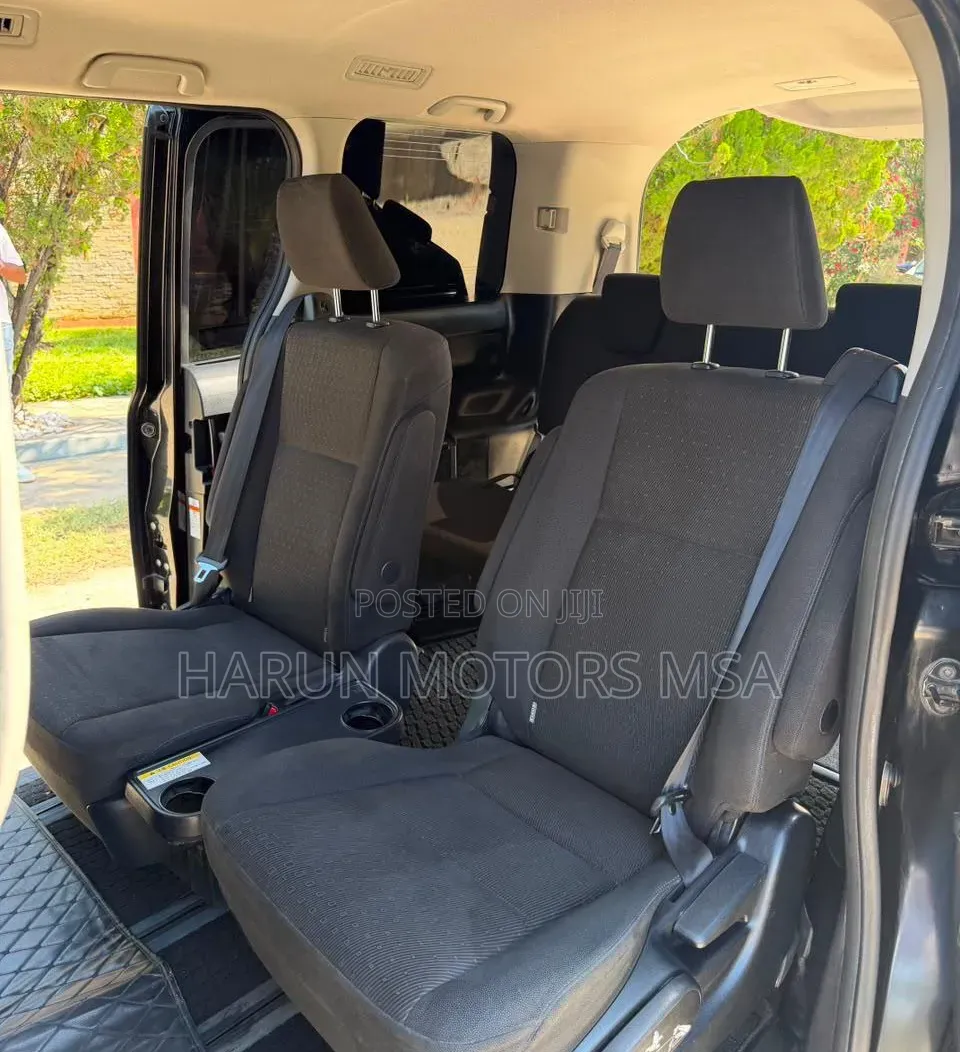Toyota Noah 2016 Black