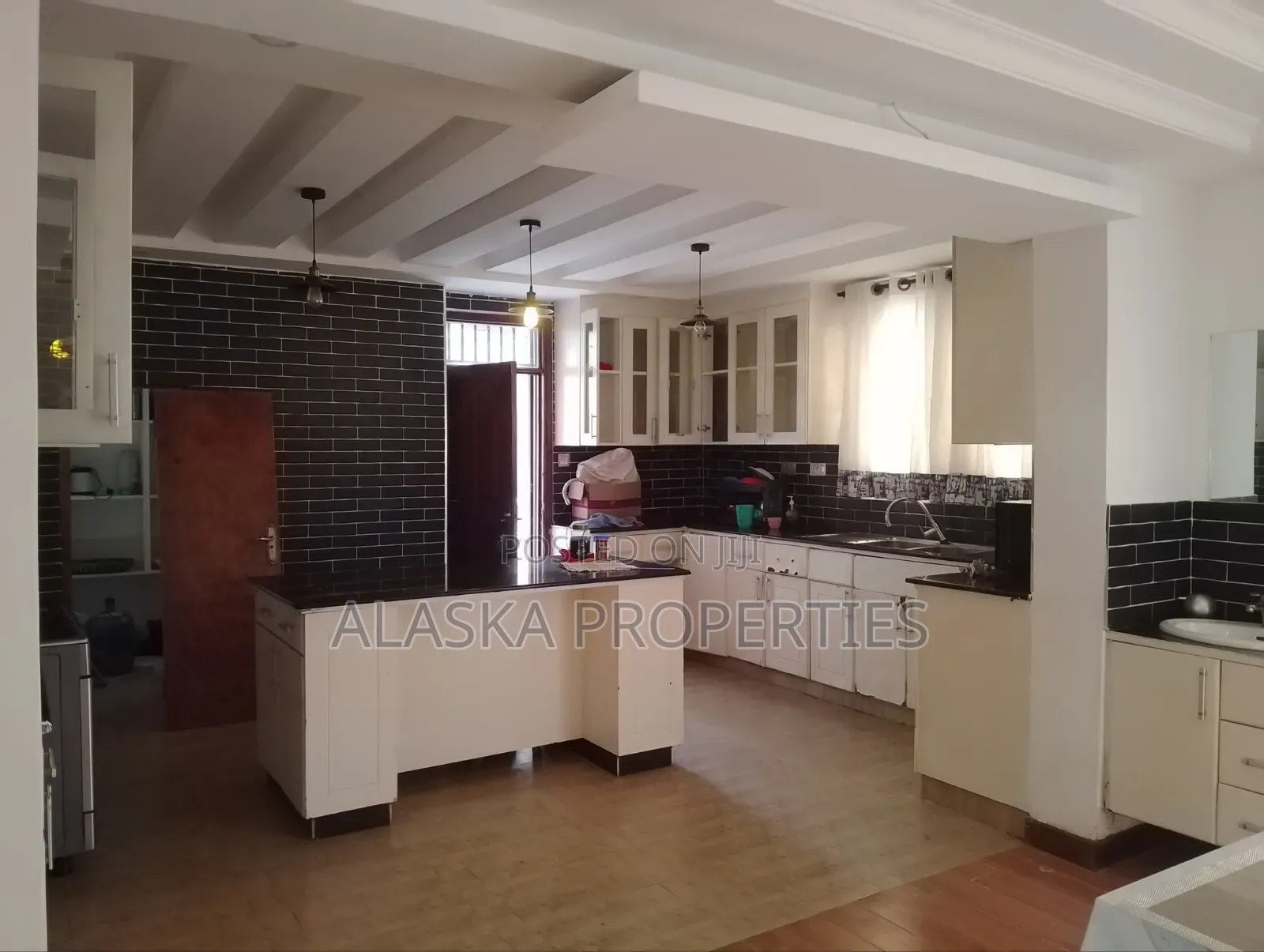 6bdrm Mansion in Nyali Estate for sale