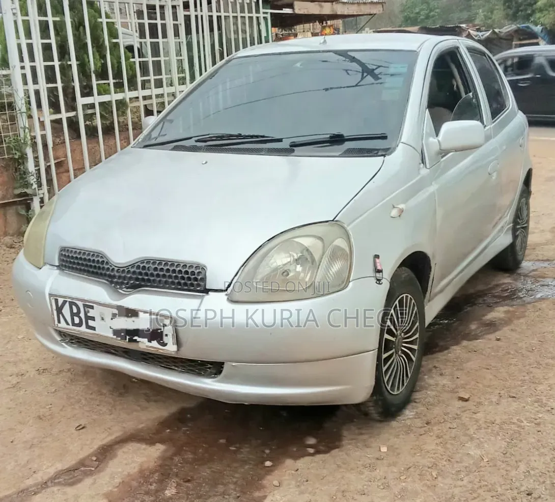 Toyota Vitz 2005 Silver