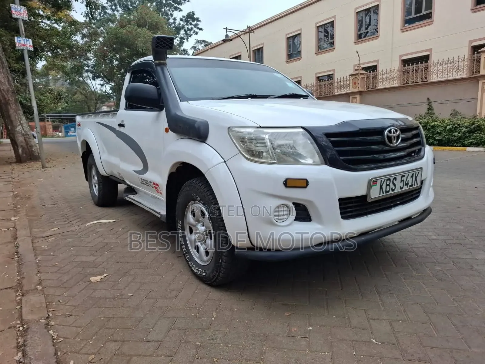 Toyota Hilux 2.5 D-4D 4X4 SRX 2012 Pearl