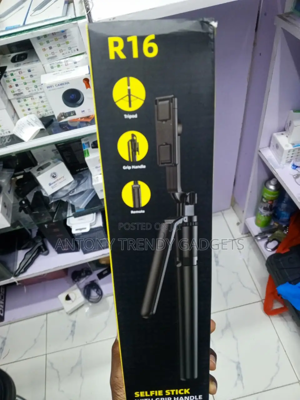 R16 Extendable Selfie Stick for iPhone Android Phones