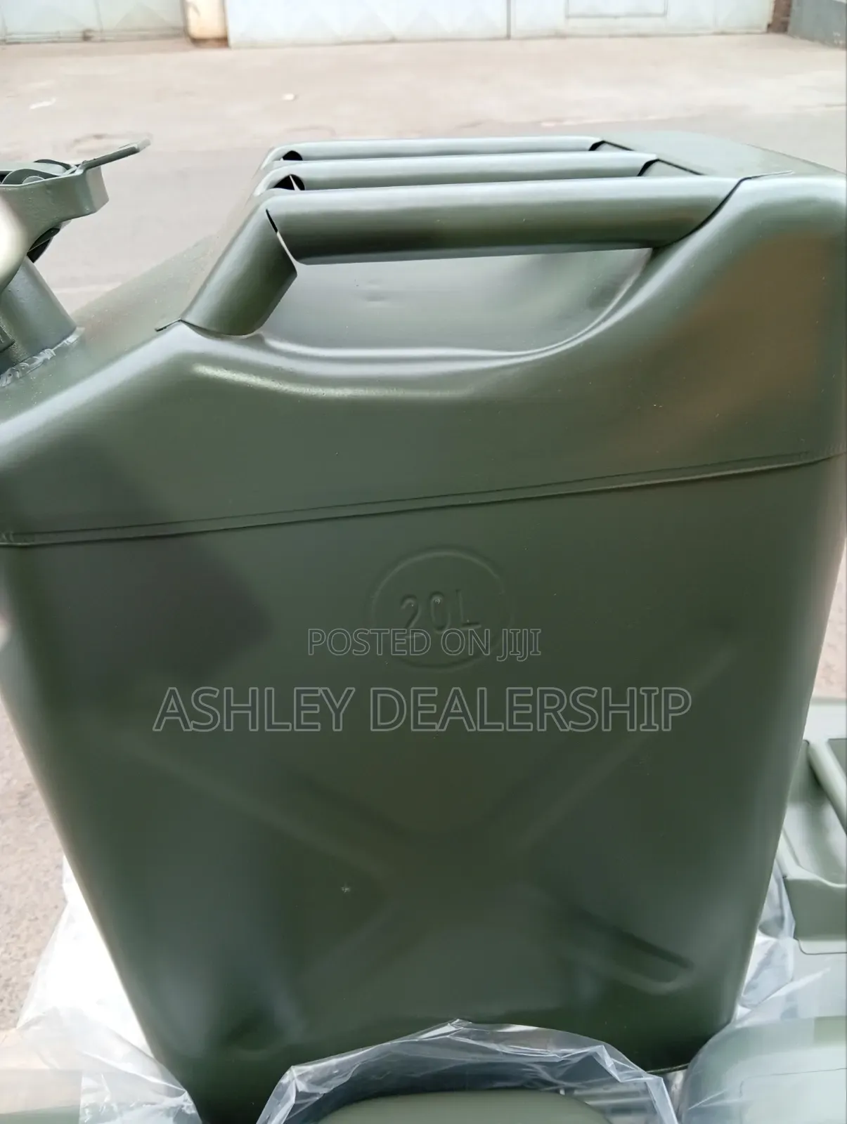 High Quality 20L Fuel Jerrican + Spout