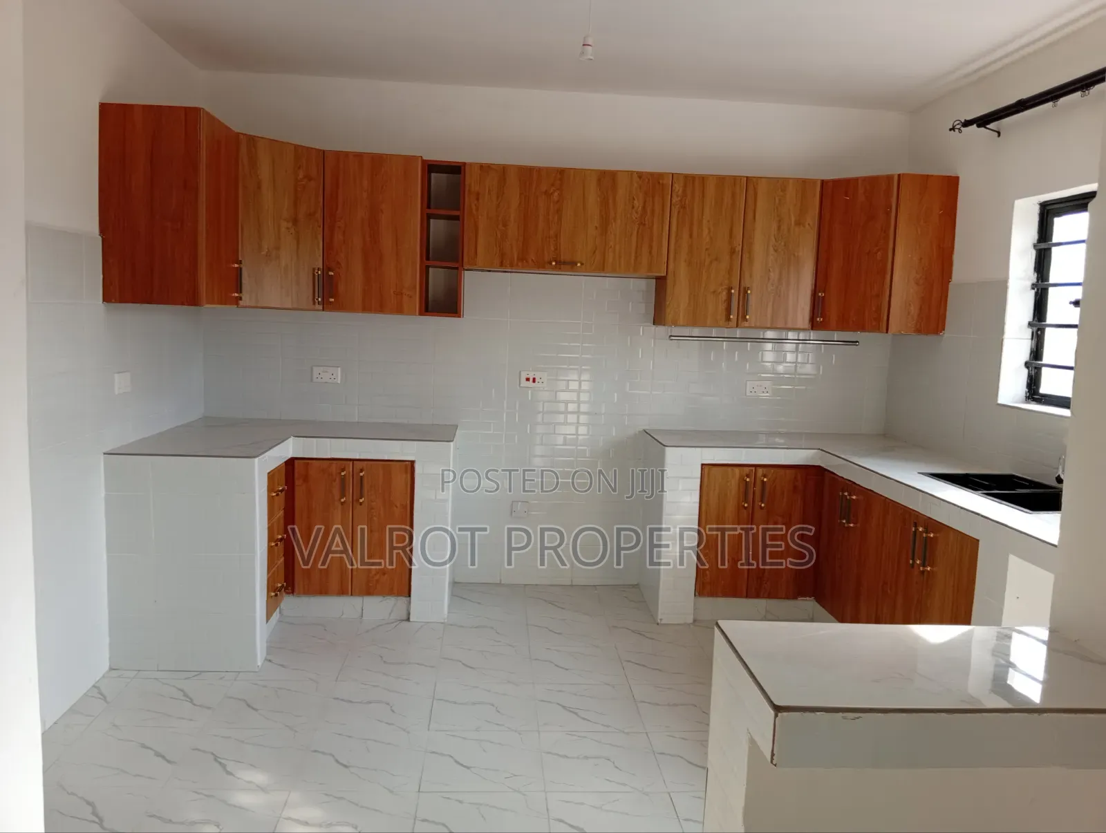 4bdrm Bungalow in Rimpa for sale