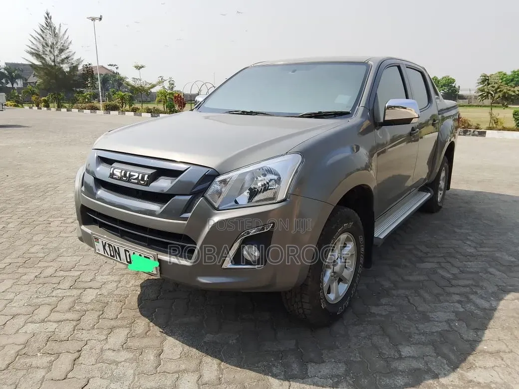 Isuzu D-MAX 2022 Brown