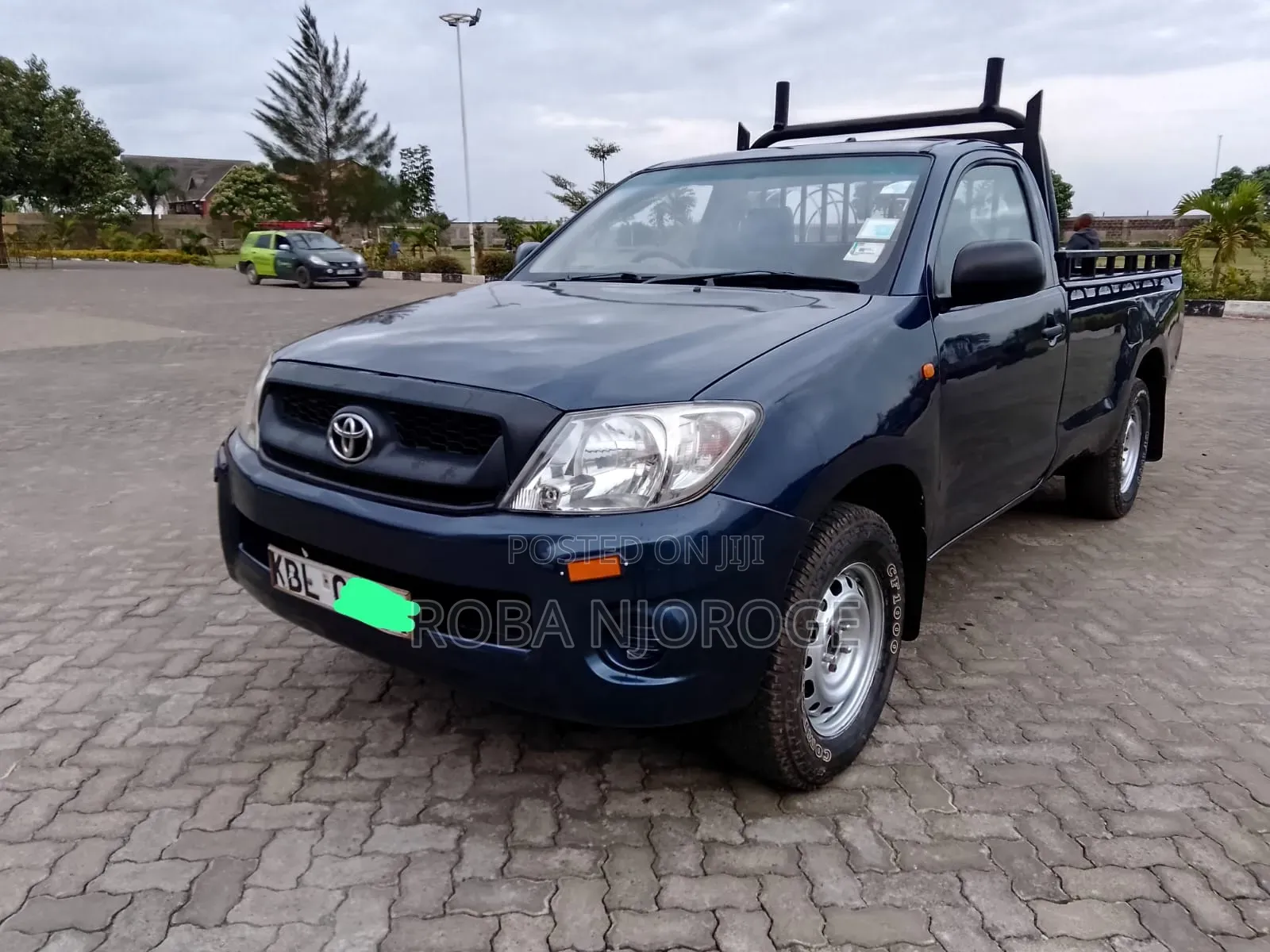 Toyota Hilux 2010 Blue