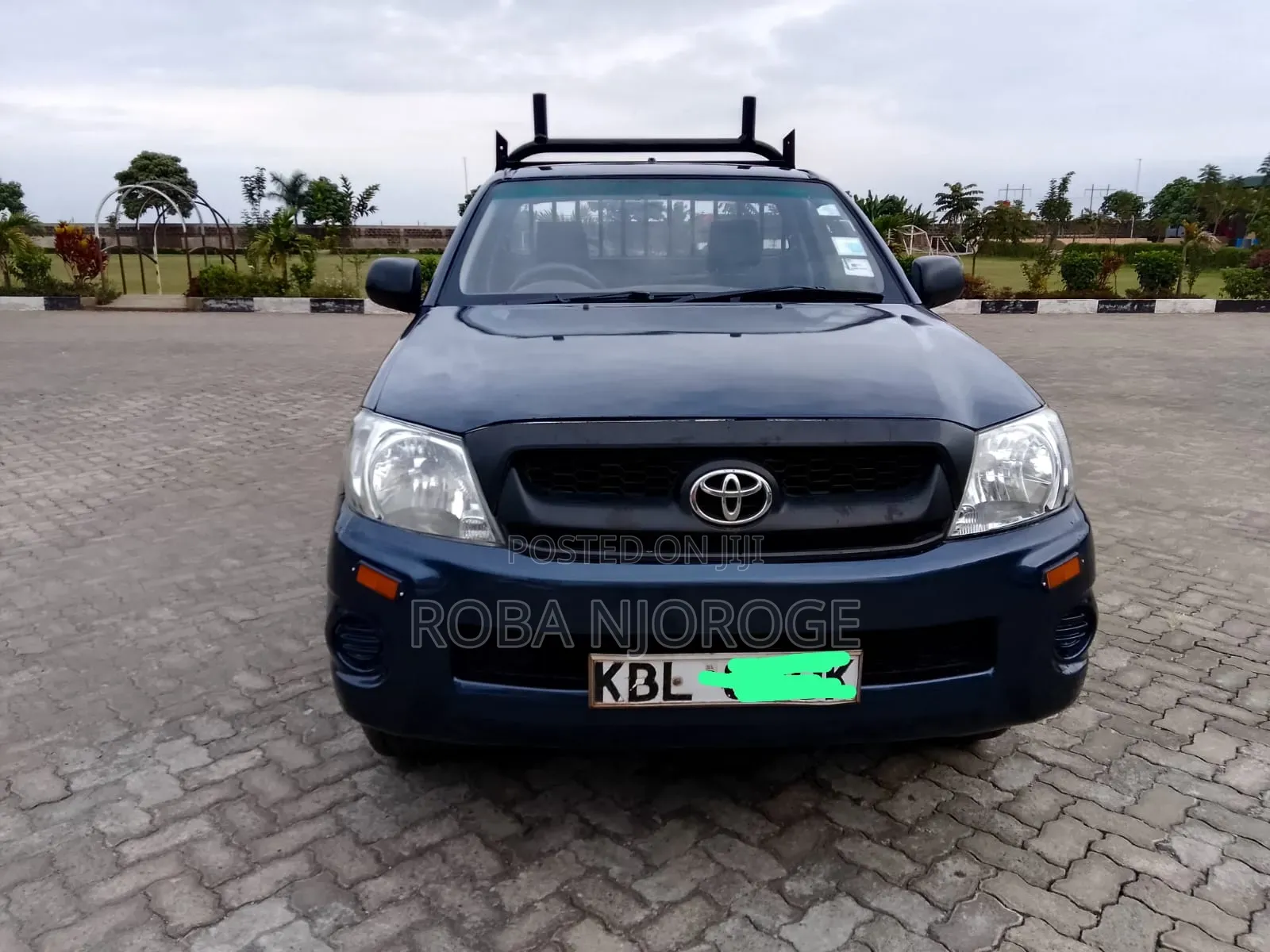 Toyota Hilux 2010 Blue