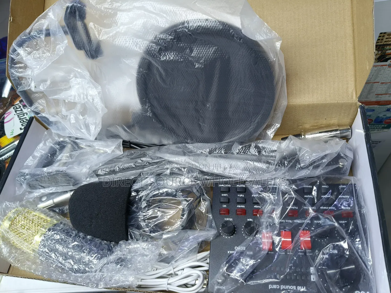 Professional BM-800 Condenser Mic With V8S Live Sound Card