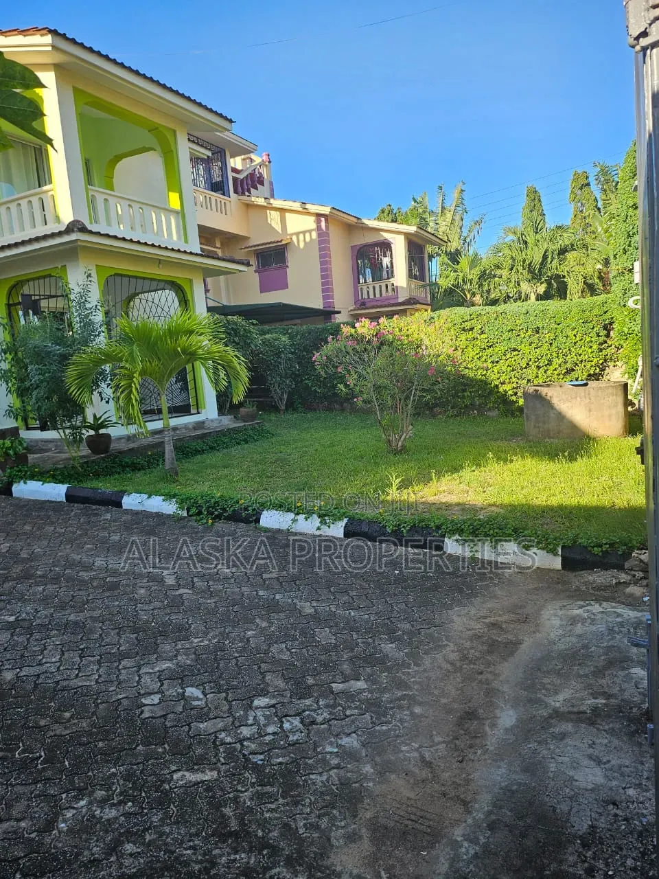 4bdrm Mansion in Nyali Estate for sale