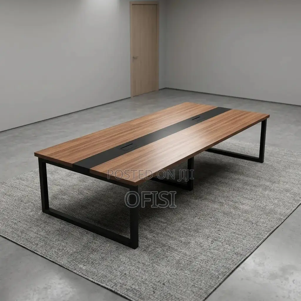 Boardroom Table: 8 Seater Conference Table.