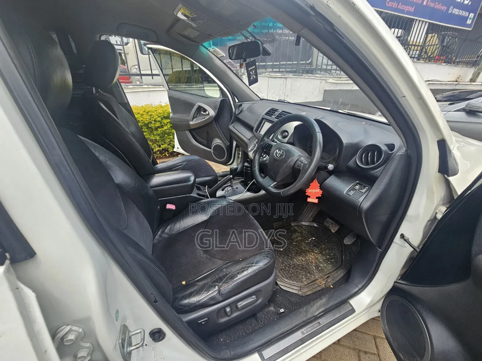 Toyota Vanguard 2013 White