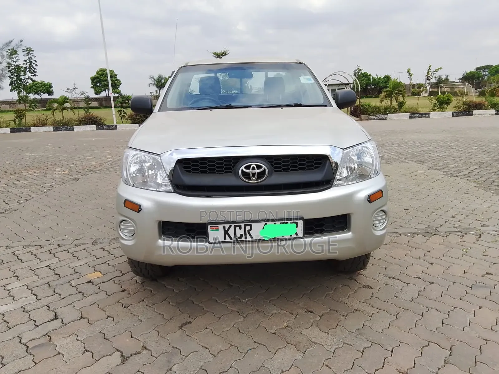 Toyota Hilux 2011 Silver