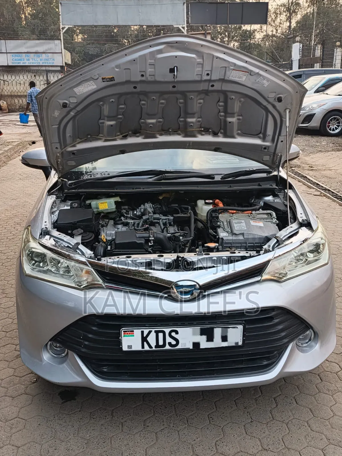Toyota Corolla Fielder 2017 Silver