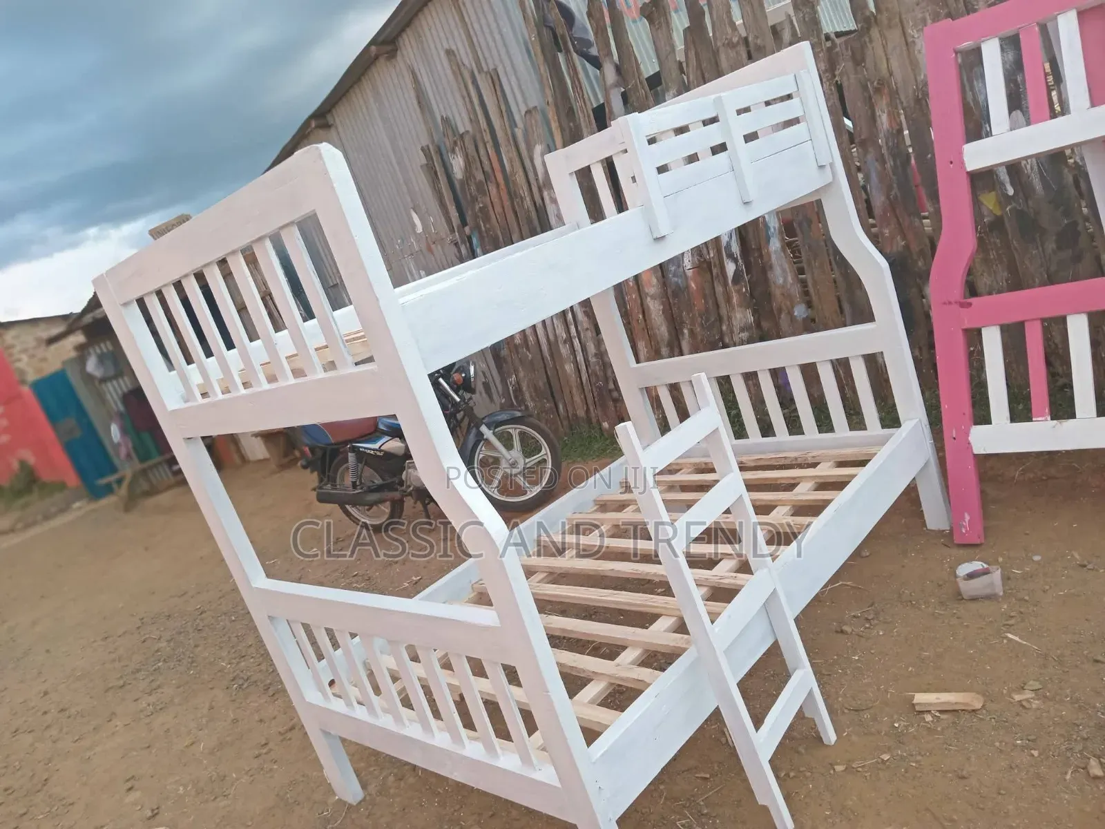 3.5x6 Top, 4x6 Bottom Bunk Bed