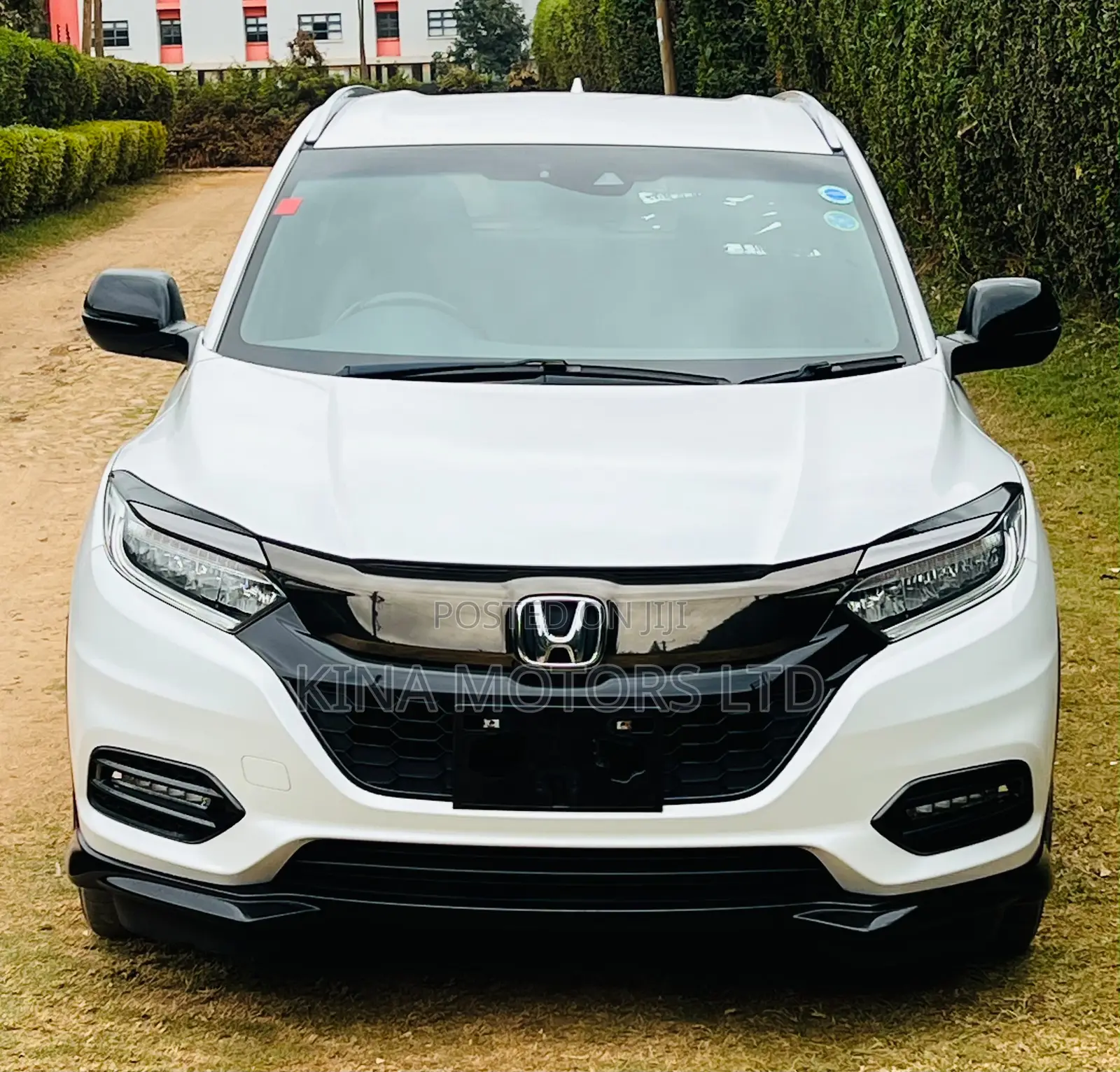 Honda Vezel 1.5 2WD 172 hp 2019 Off white