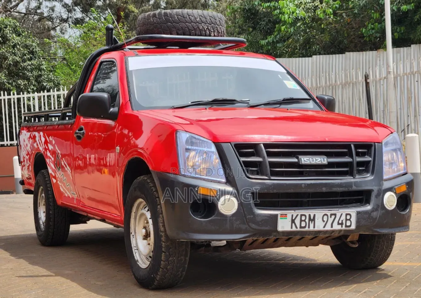 Isuzu D-MAX 2010 Red