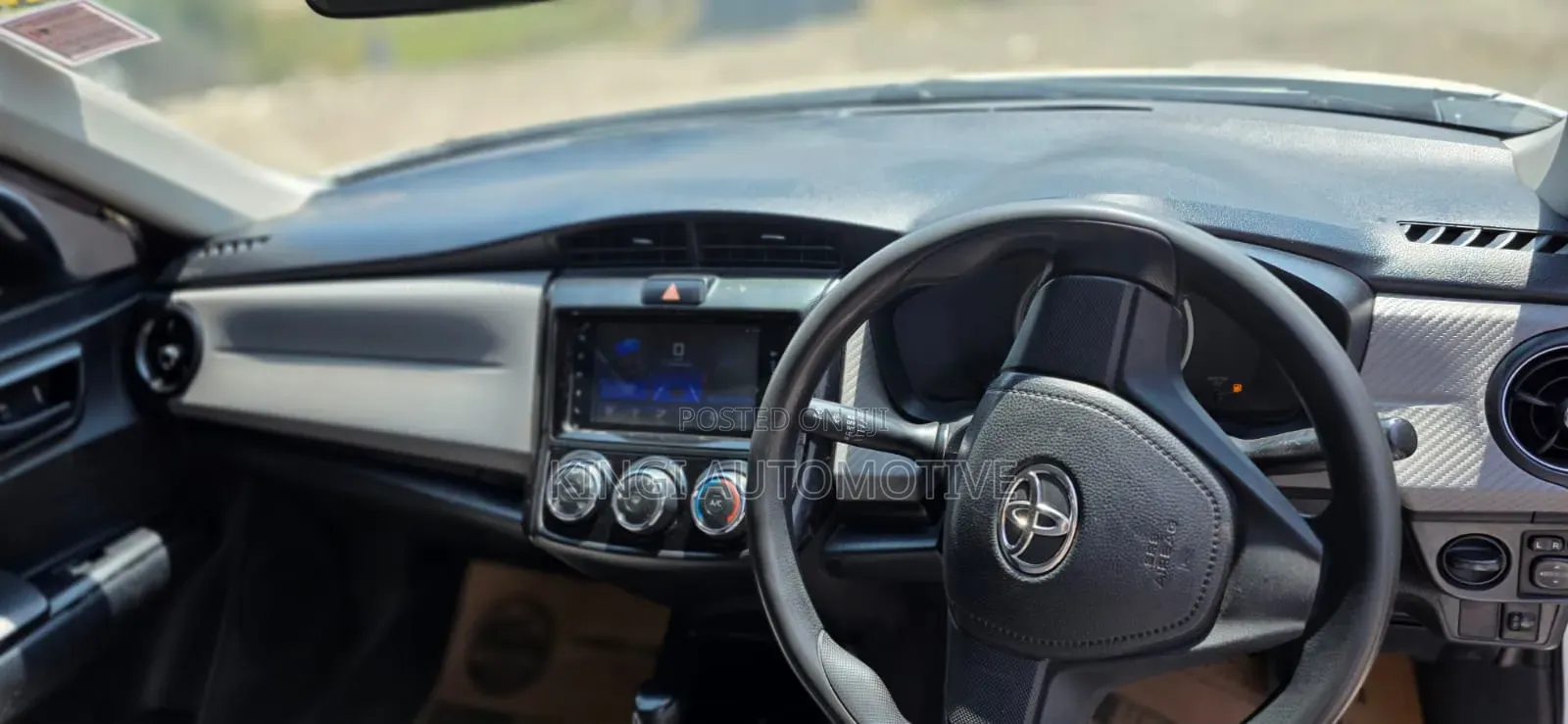 Toyota Corolla Fielder 2018 Silver