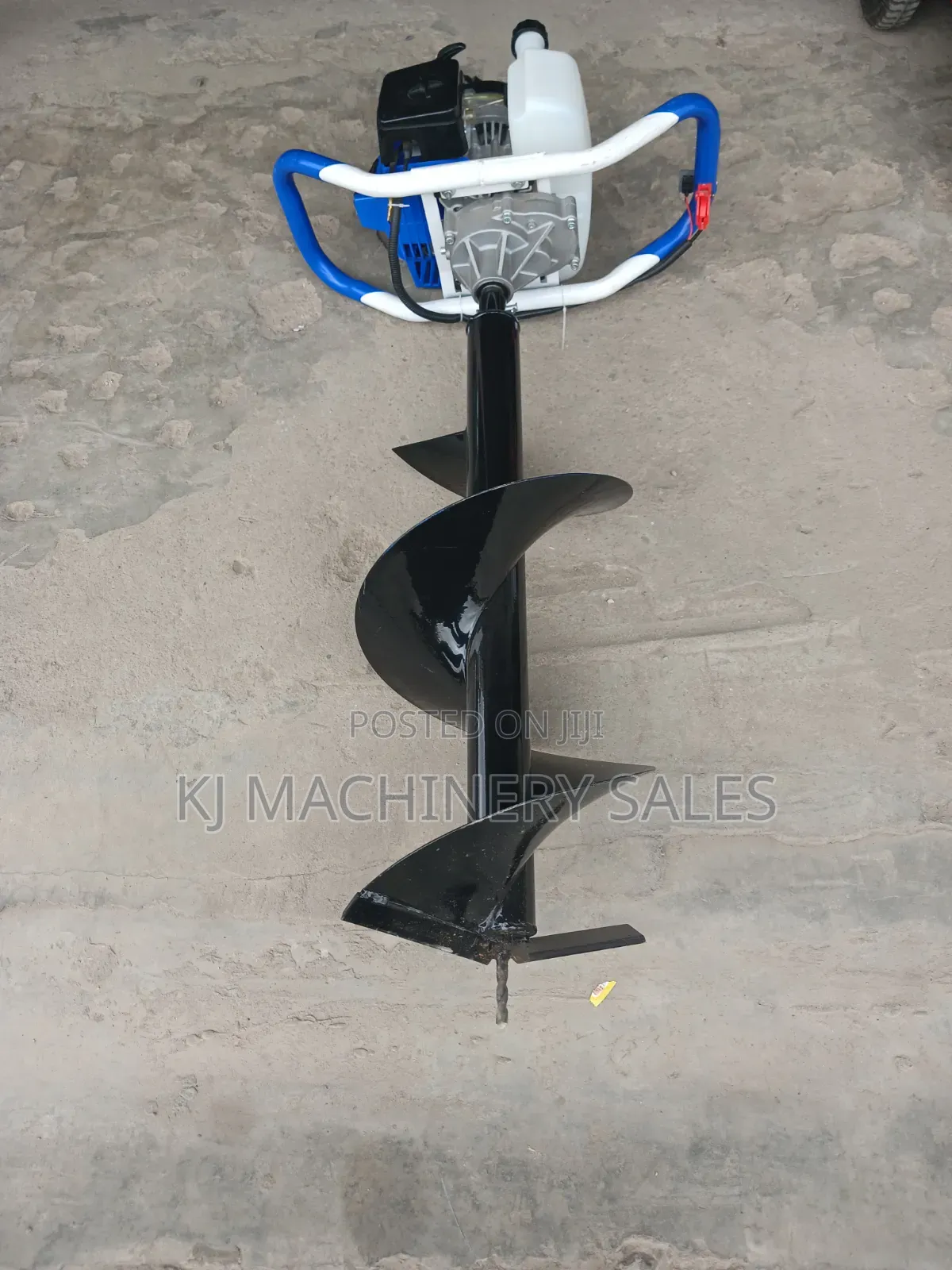 Earth Digging Machine