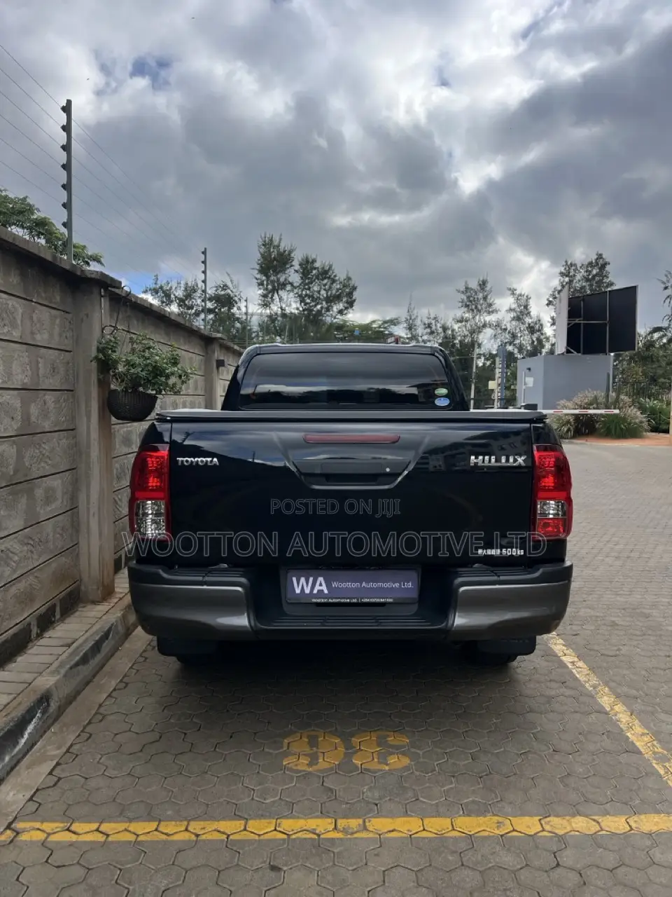 Toyota Hilux 2019 Black