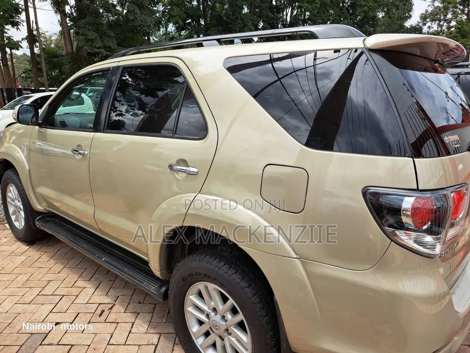 Toyota Fortuner 2014 Gold