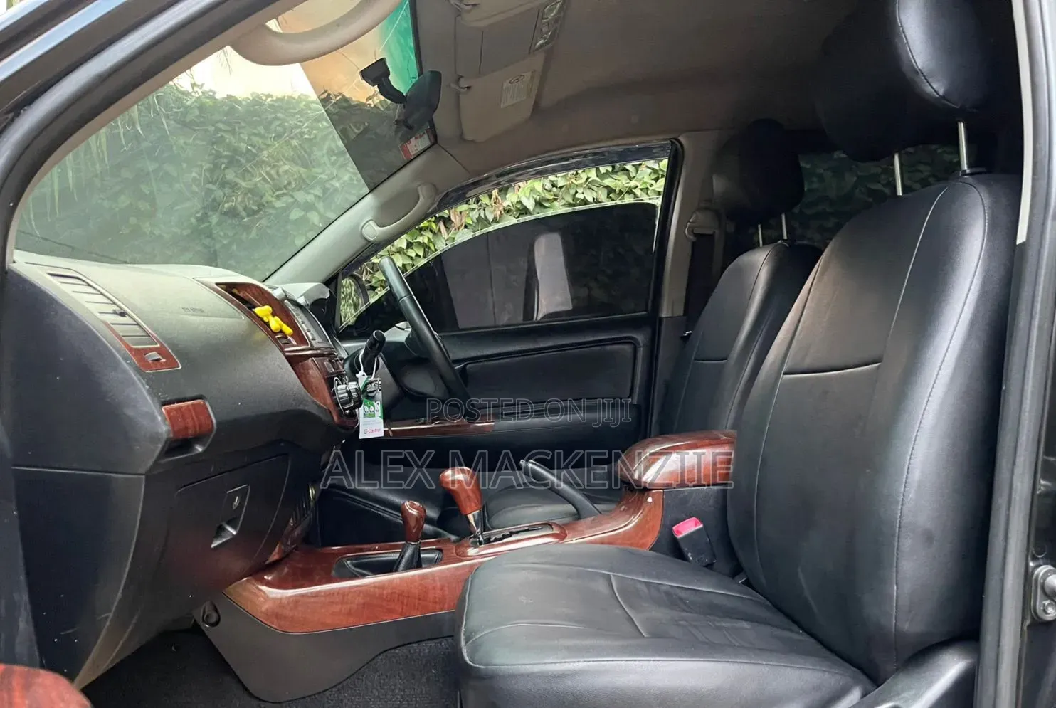 Toyota Hilux 2016 Black