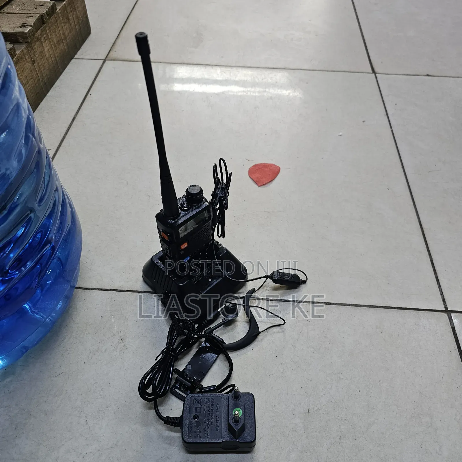 Baofeng UV-5R Portable Walkie Talkie With Charger High Gain Antenna