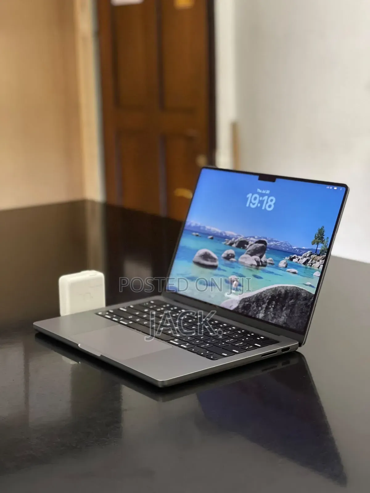 Laptop Apple MacBook Pro 2023 M3 8GB Apple M3 SSD 512GB