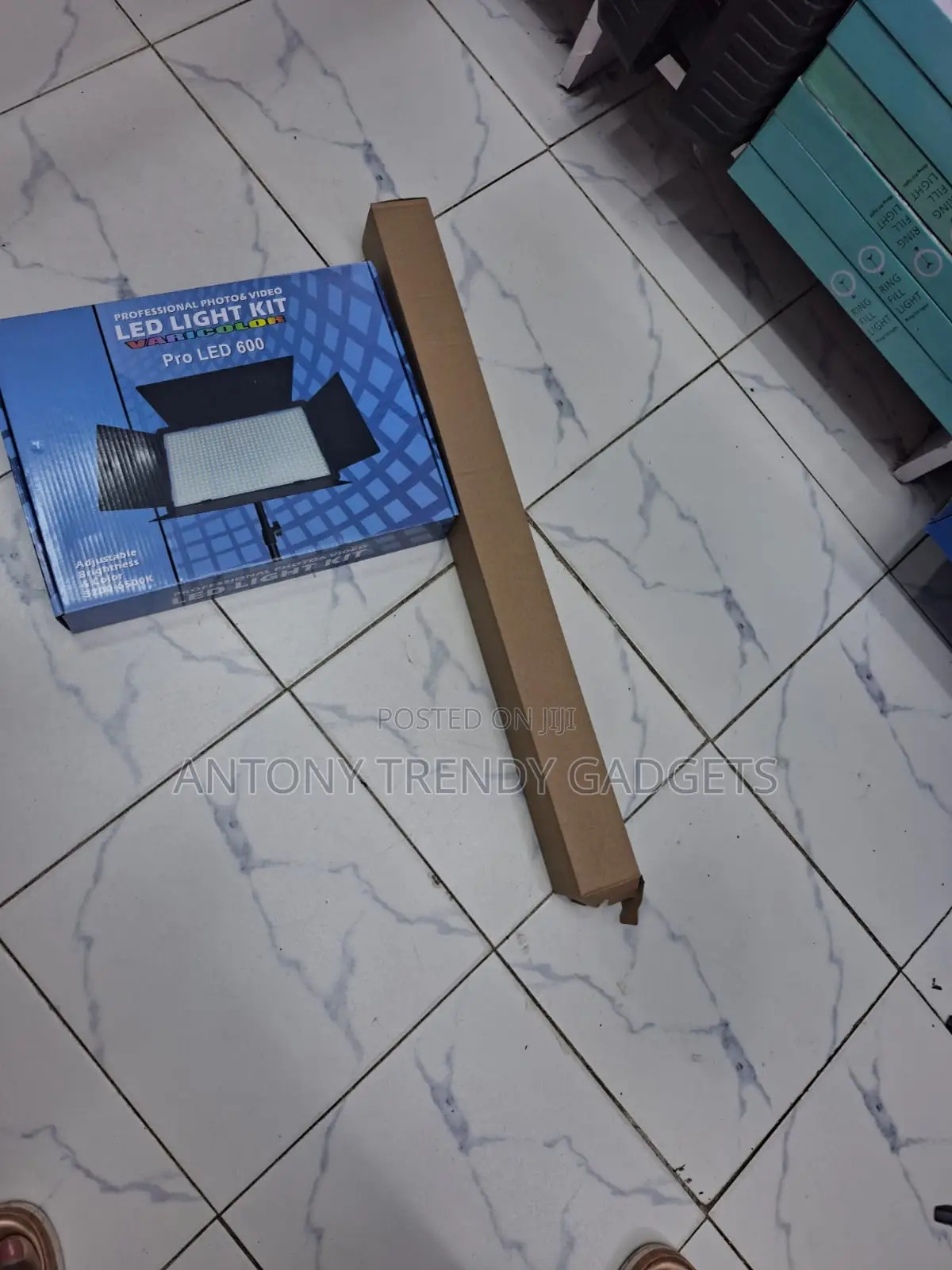 Professional LED 600 Panel Light With Adjustable Tripod Stand