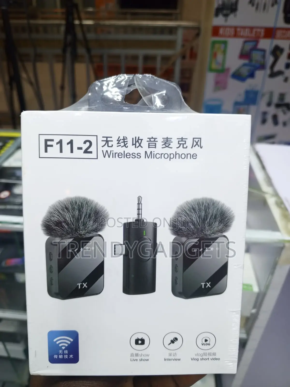 F11-2 Professional Wireless Lavalier Mic With 3-in-1 Receiver