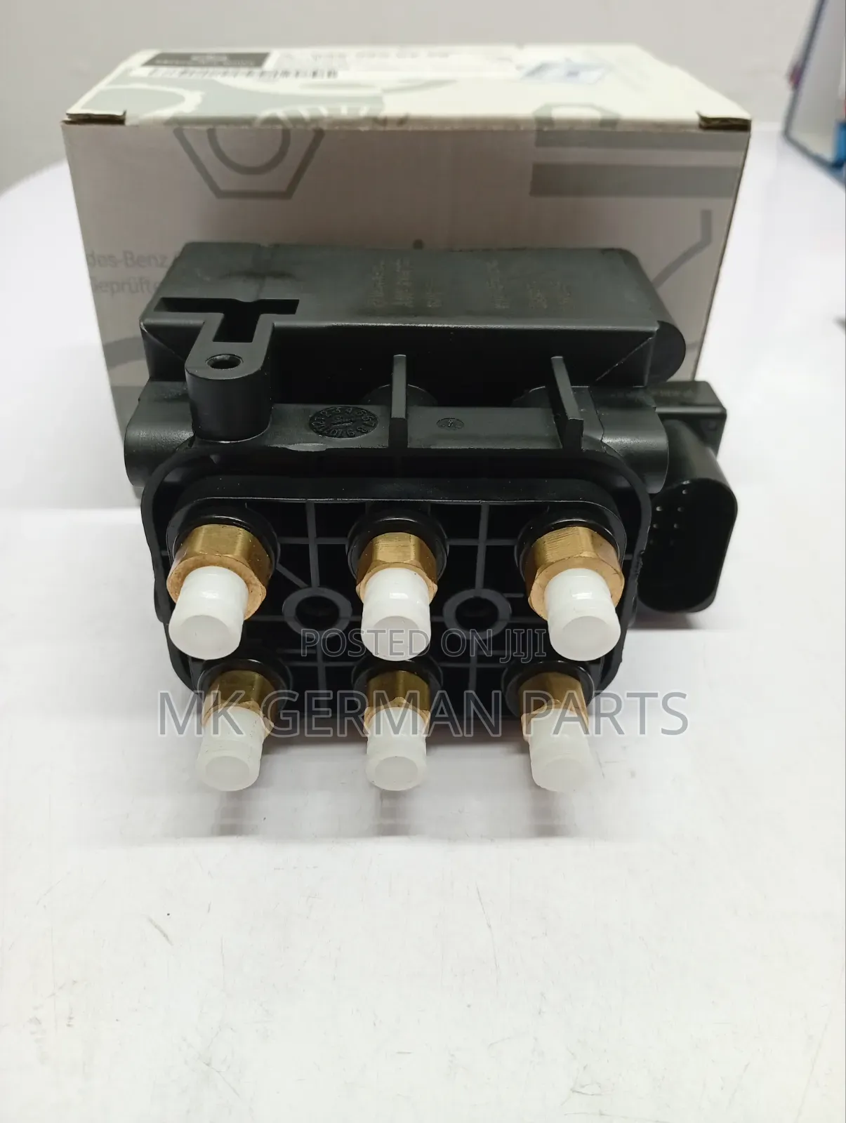 Genuine Airmatic Air Suspension Valve Block.