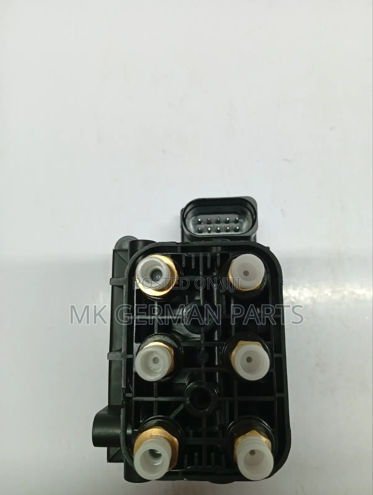Genuine Airmatic Air Suspension Valve Block.