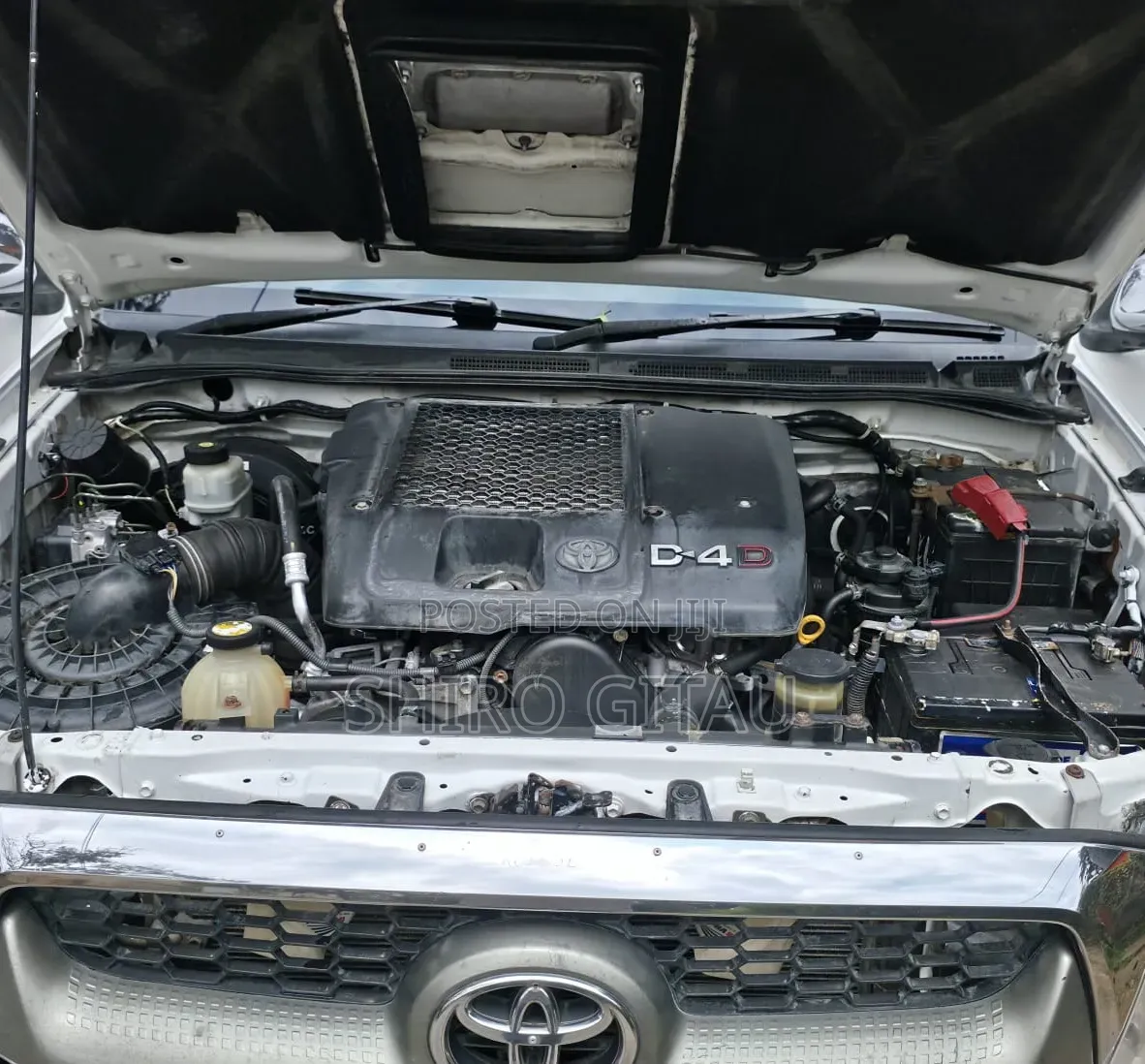 Toyota Hilux 2012 White