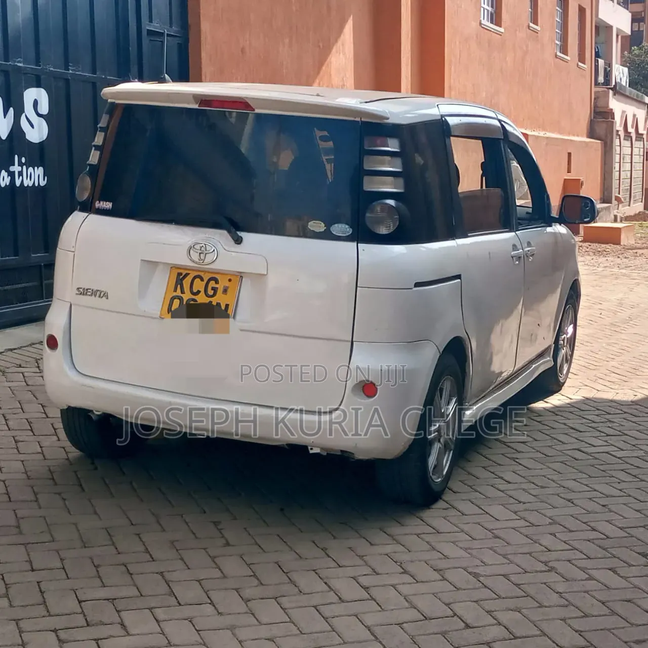 Toyota Sienta 2010 White